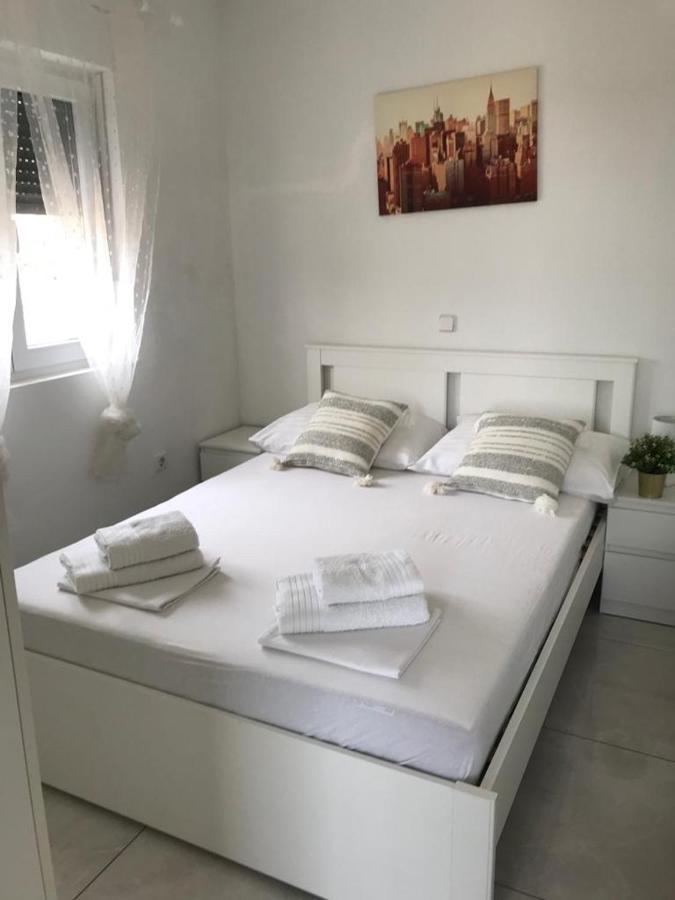 Appartement Nelany à Zubovići Extérieur photo