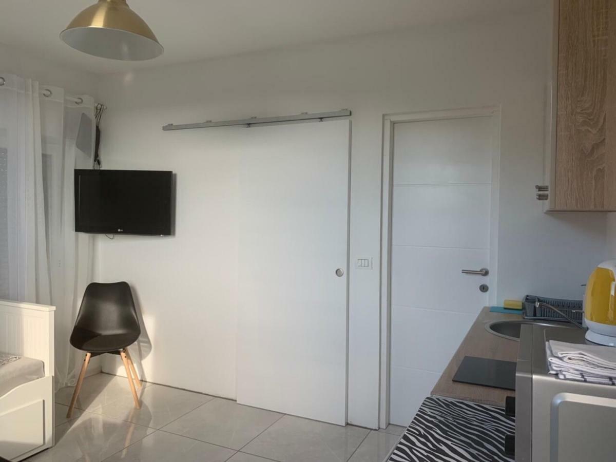 Appartement Nelany à Zubovići Extérieur photo