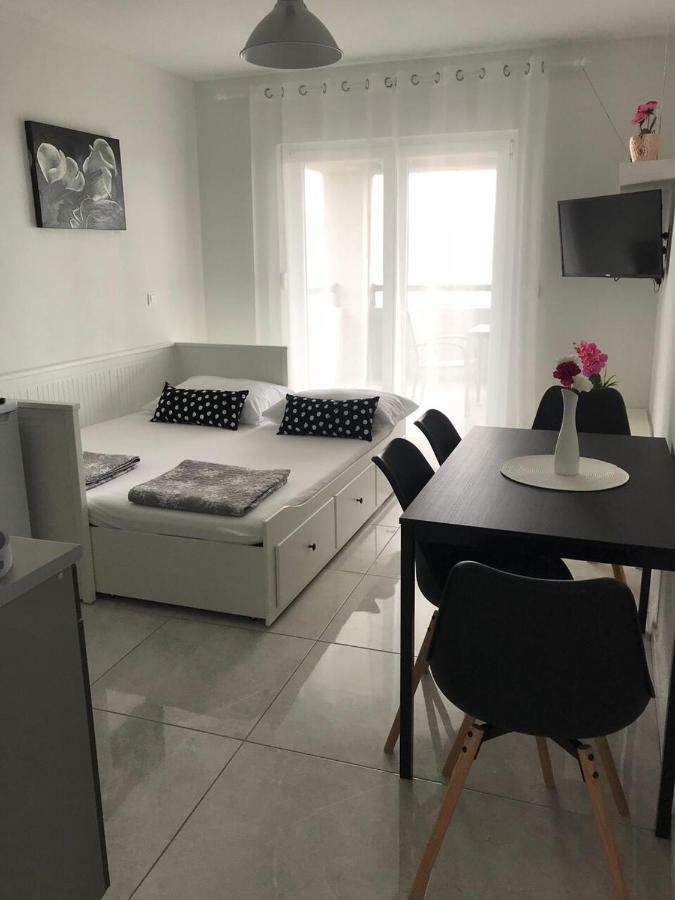Appartement Nelany à Zubovići Extérieur photo