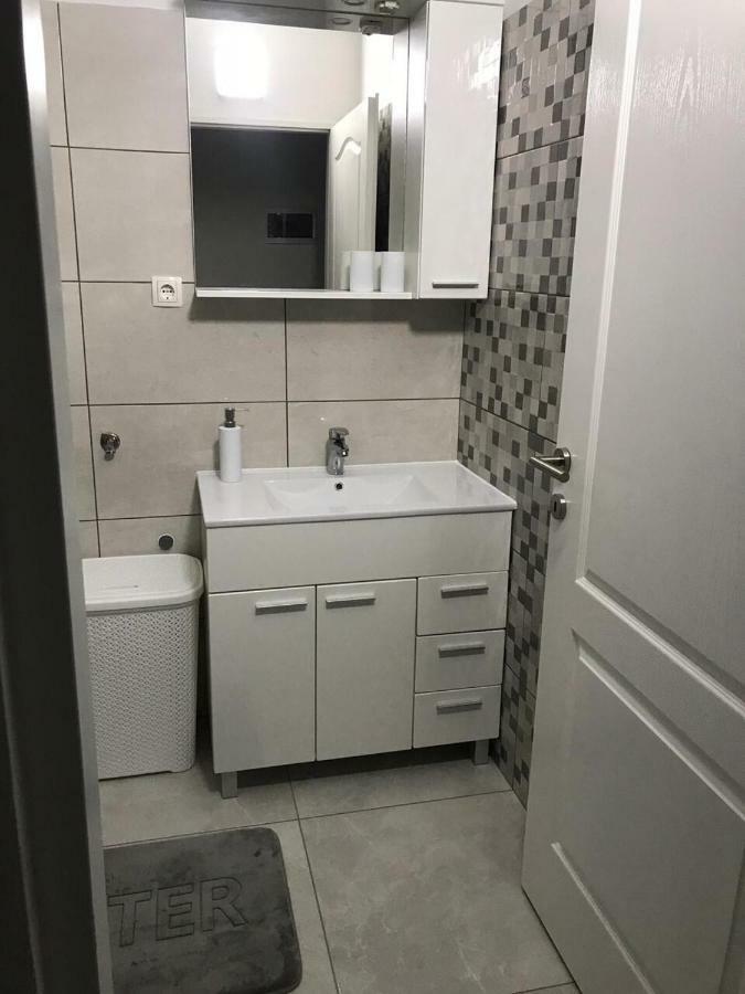 Appartement Nelany à Zubovići Extérieur photo