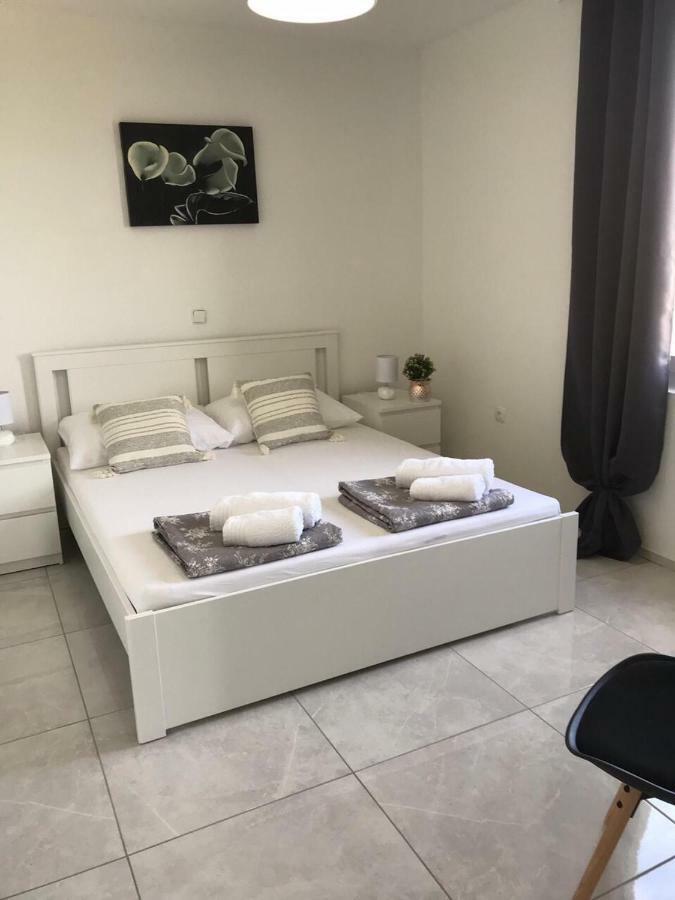 Appartement Nelany à Zubovići Extérieur photo
